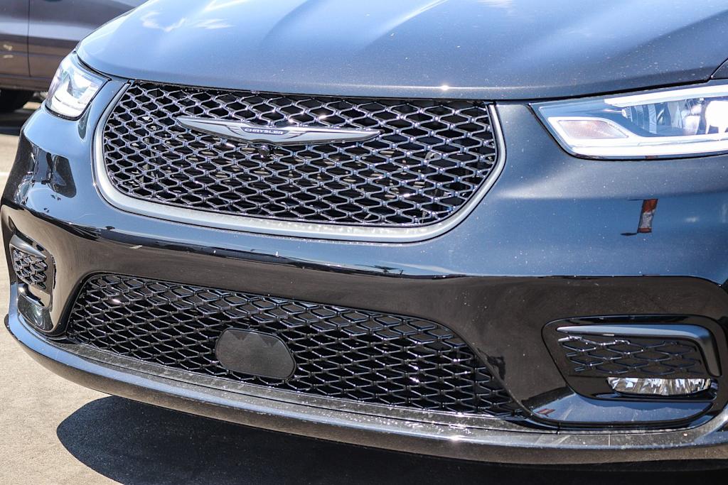 Thumbnail: 2026 Chrysler Pacifica - 19