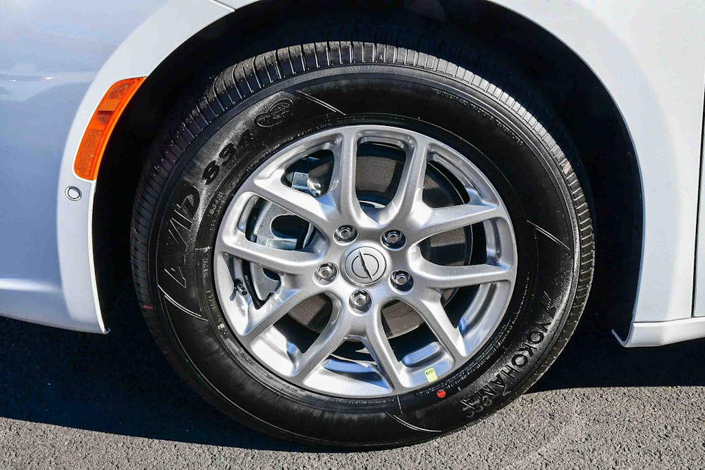 Thumbnail: 2026 Chrysler Pacifica - 6