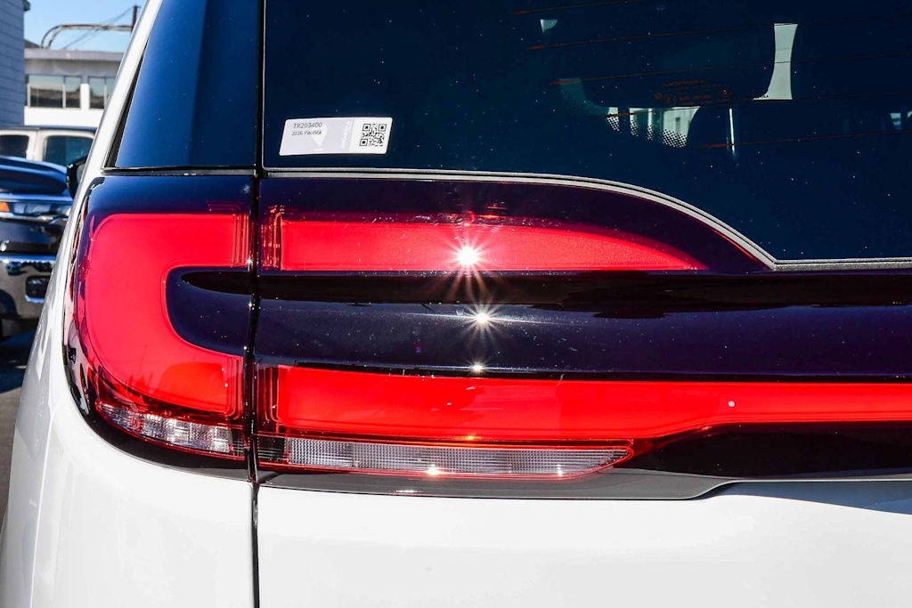 Thumbnail: 2026 Chrysler Pacifica - 18