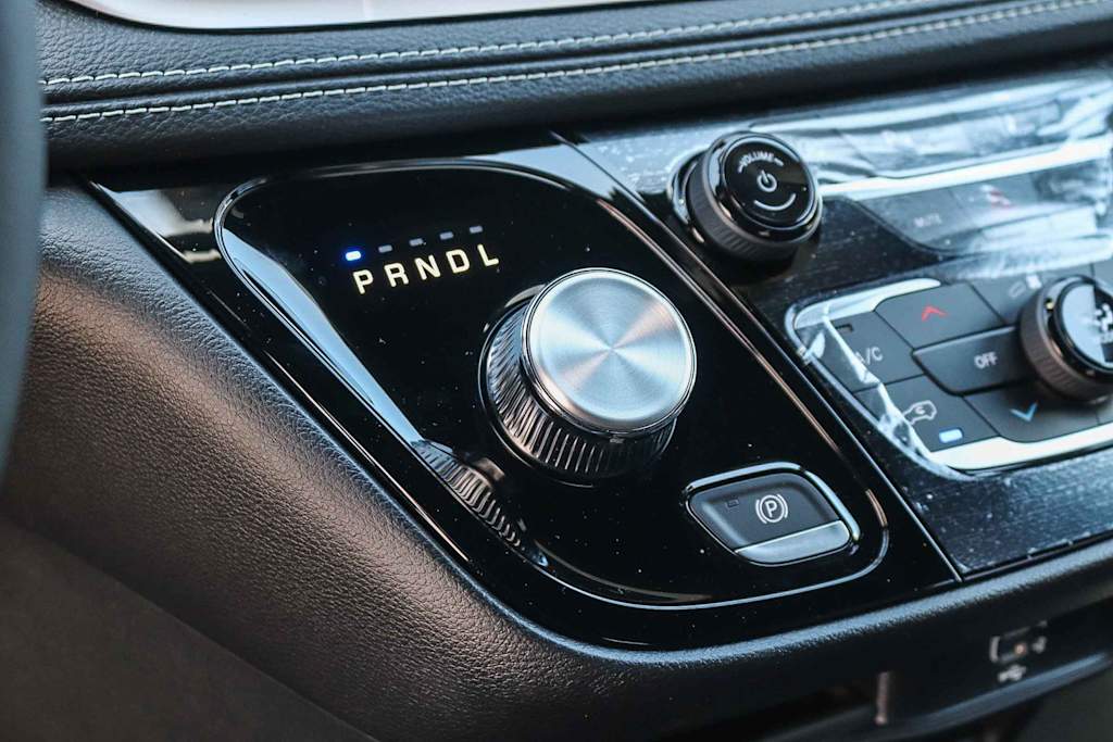Thumbnail: 2027 Chrysler Pacifica - 14