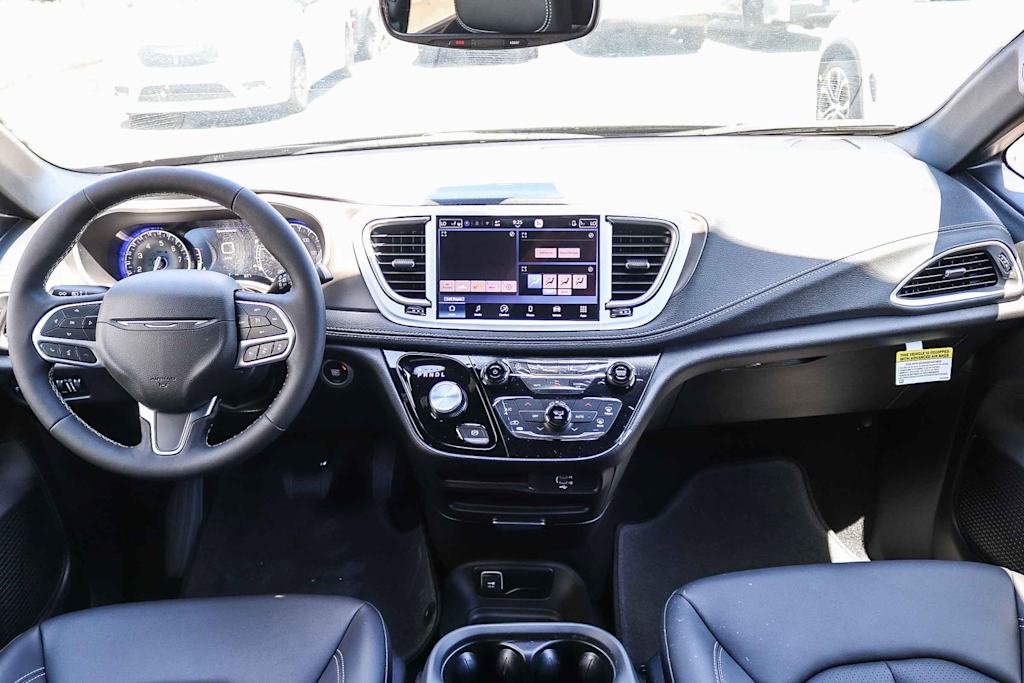 Thumbnail: 2027 Chrysler Pacifica - 2