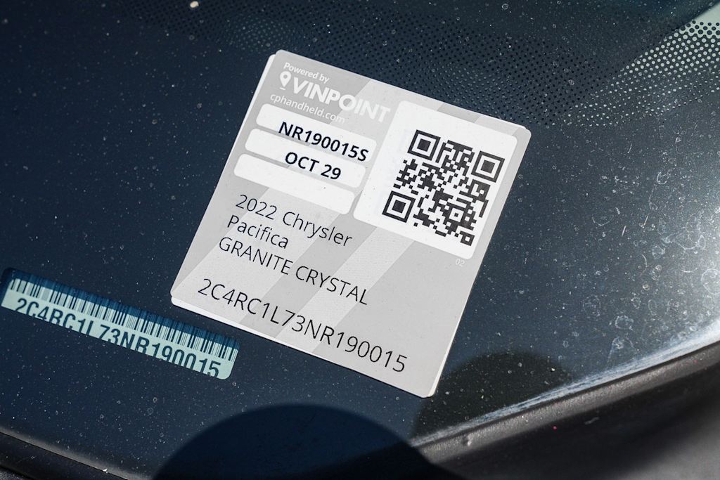 Thumbnail: 2022 Chrysler Pacifica - 16