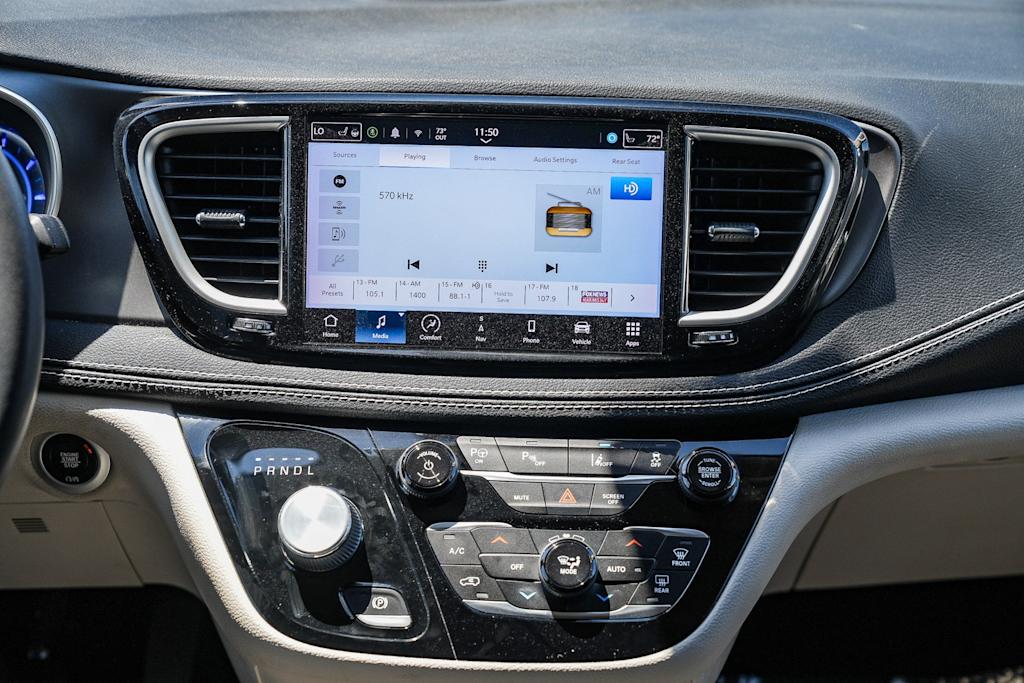 Thumbnail: 2022 Chrysler Pacifica - 13