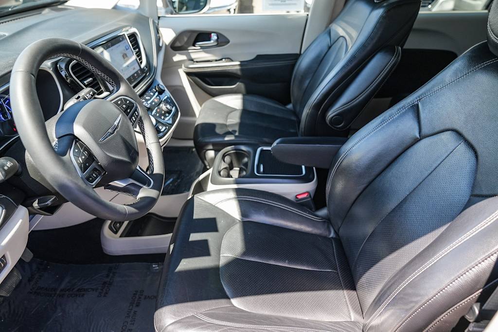Thumbnail: 2022 Chrysler Pacifica - 10