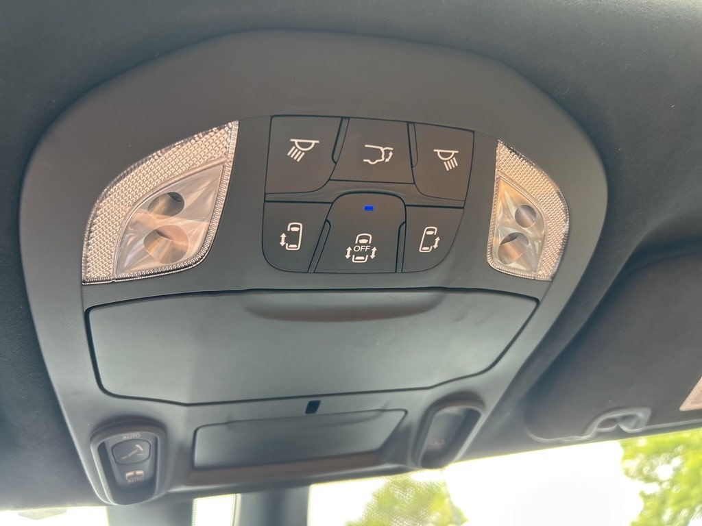 2021 Chrysler Pacifica Hybrid Pinnacle 48