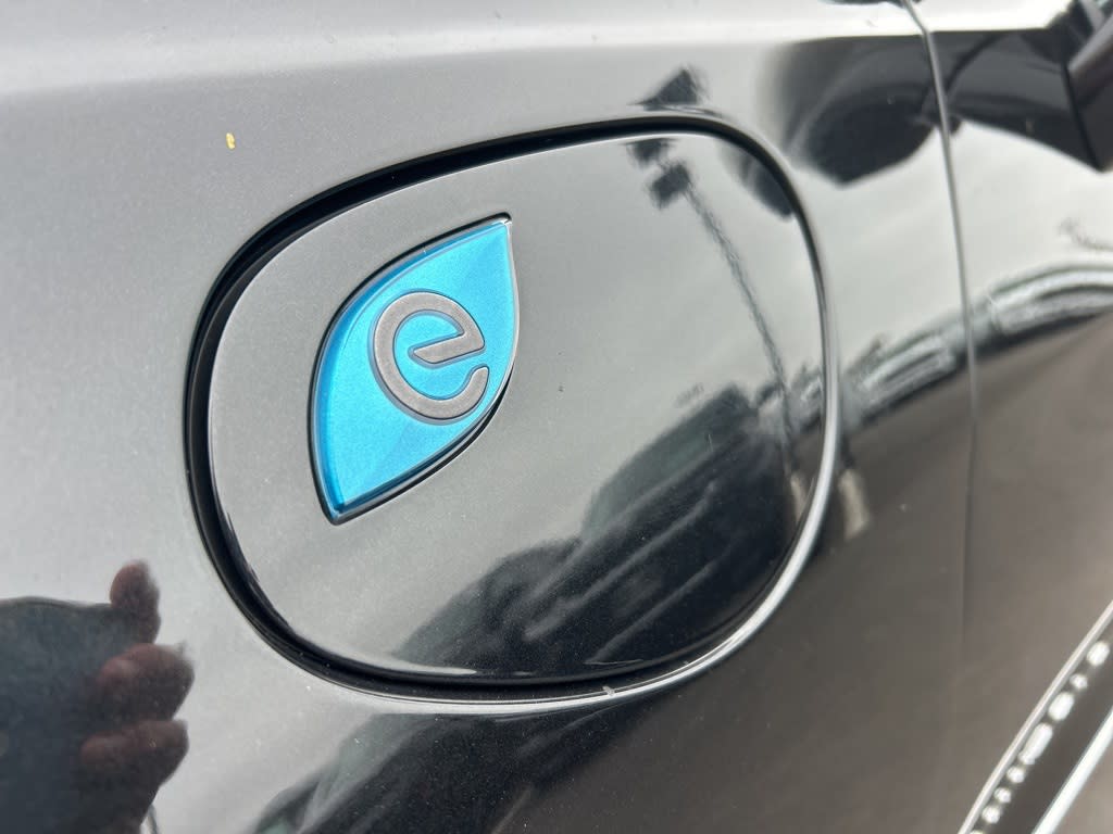 2021 Chrysler Pacifica Hybrid Pinnacle 24