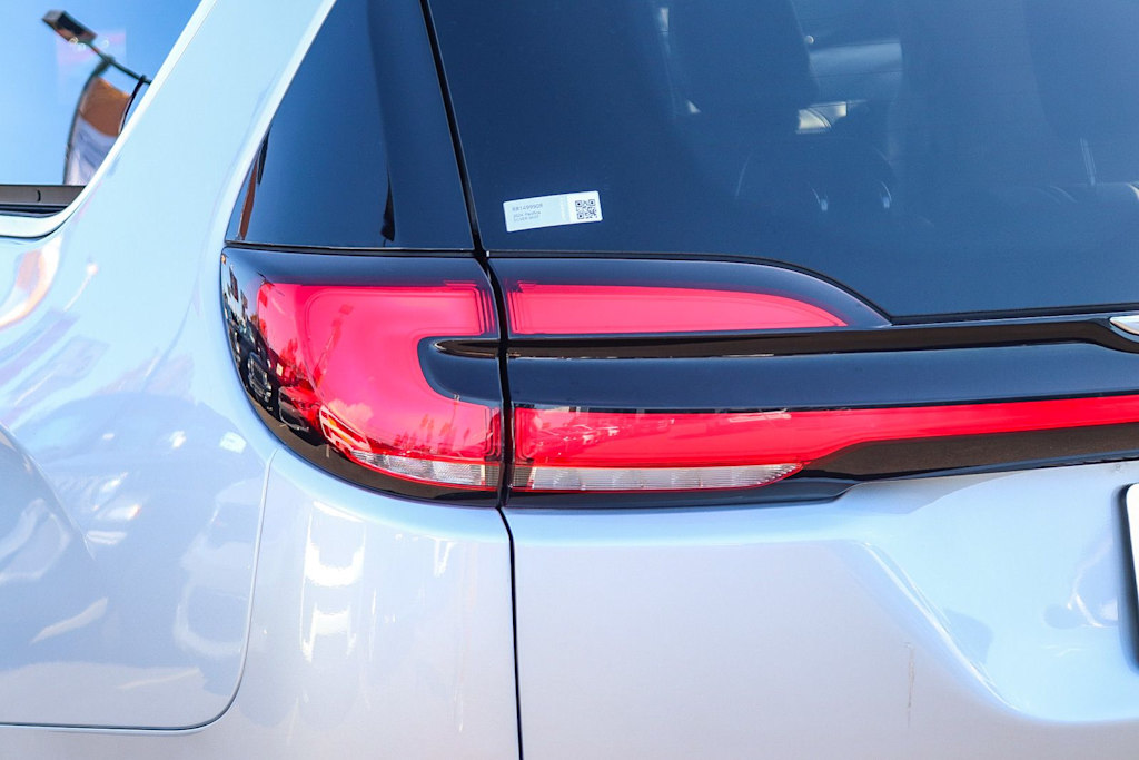 Thumbnail: 2024 Chrysler Pacifica - 18