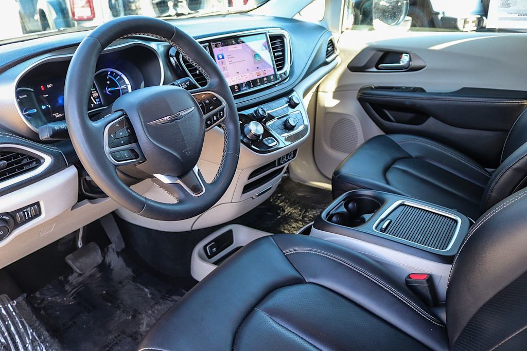Thumbnail: 2024 Chrysler Pacifica - 12