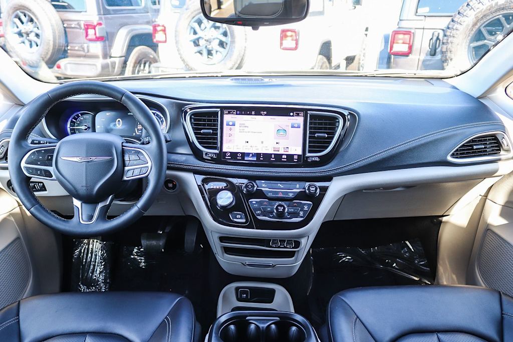 Thumbnail: 2024 Chrysler Pacifica - 2
