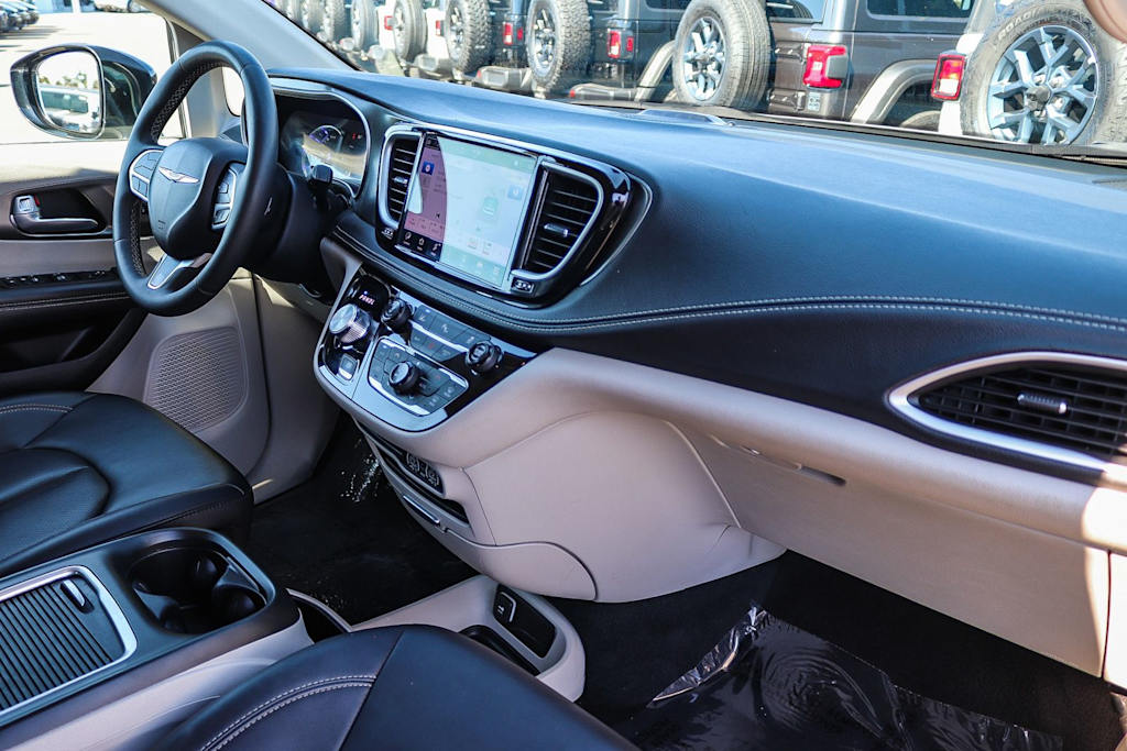 Thumbnail: 2024 Chrysler Pacifica - 11