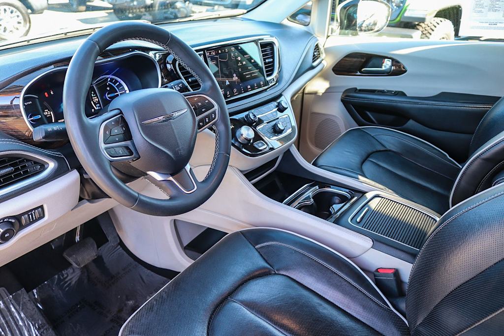 Thumbnail: 2023 Chrysler Pacifica - 12