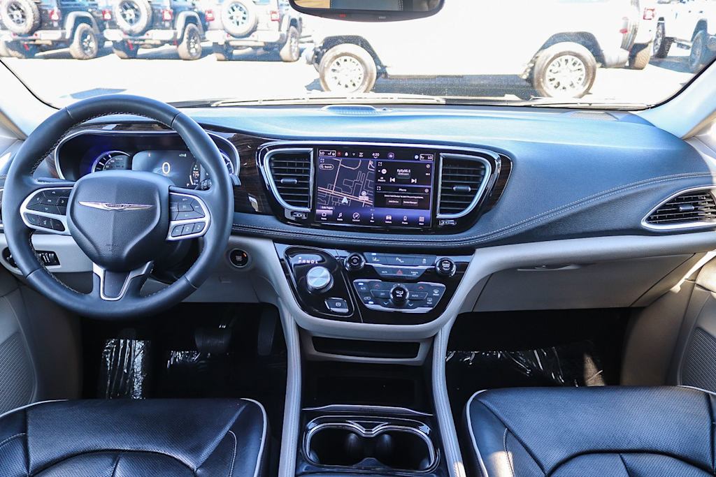 Thumbnail: 2023 Chrysler Pacifica - 2