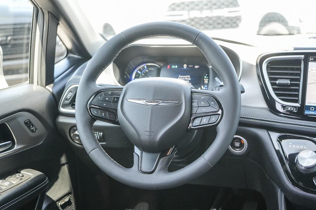 Thumbnail: 2022 Chrysler Pacifica - 12