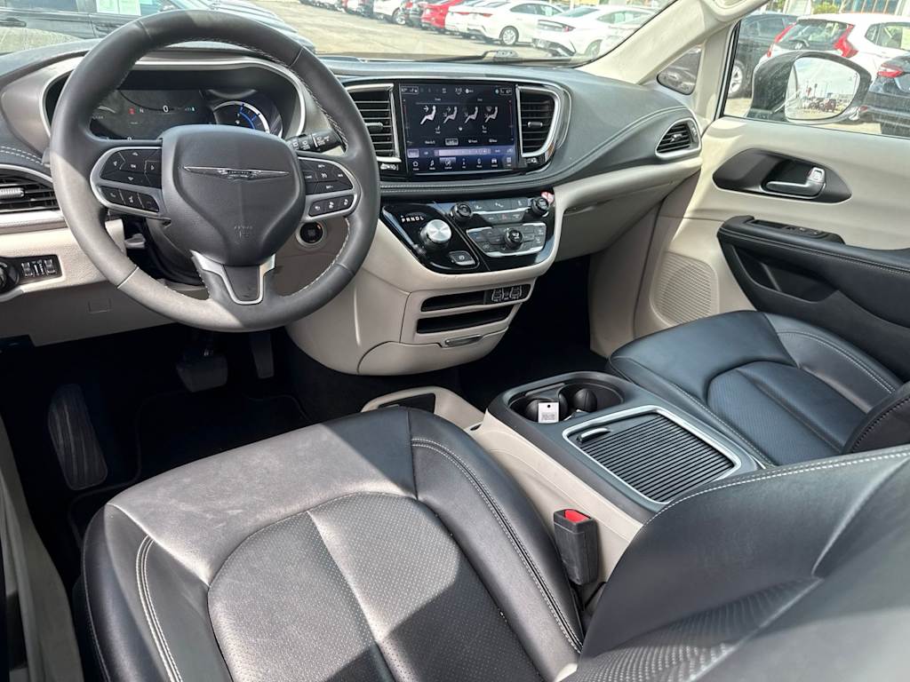 Thumbnail: 2024 Chrysler Pacifica - 2