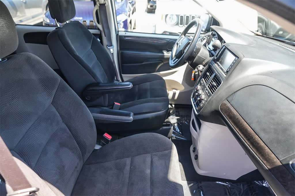 Thumbnail: 2019 Dodge Grand Caravan - 9