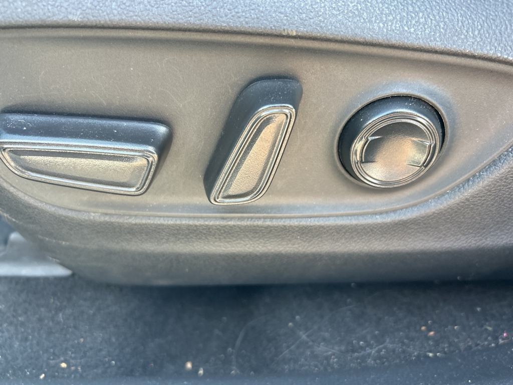 Thumbnail: 2023 Toyota RAV4 - 32