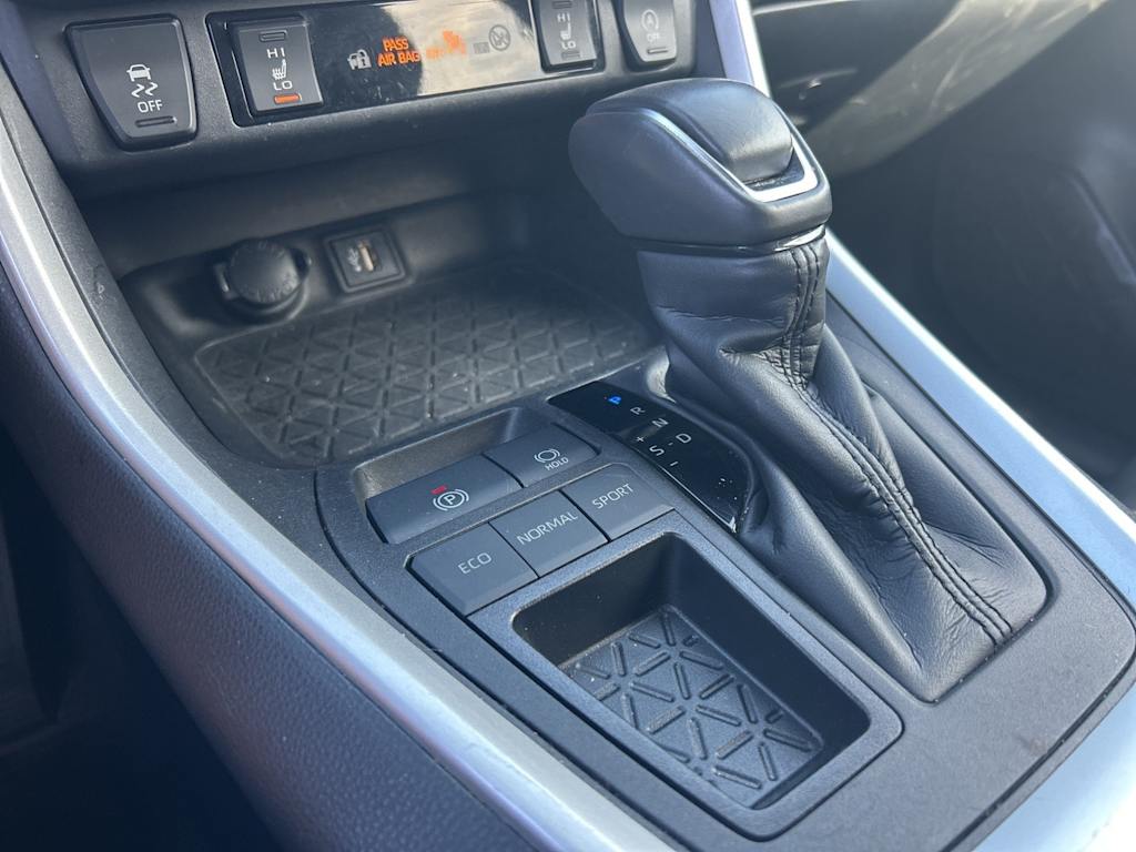 Thumbnail: 2023 Toyota RAV4 - 14