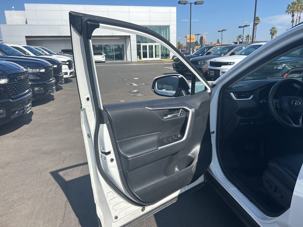 Thumbnail: 2023 Toyota RAV4 - 25