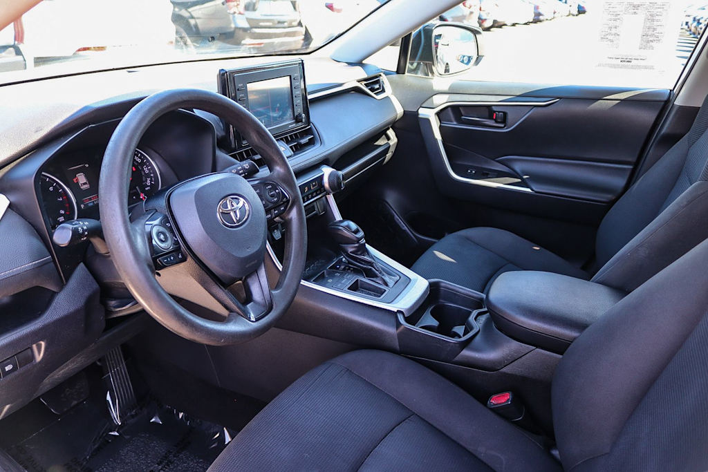 Thumbnail: 2020 Toyota RAV4 - 12