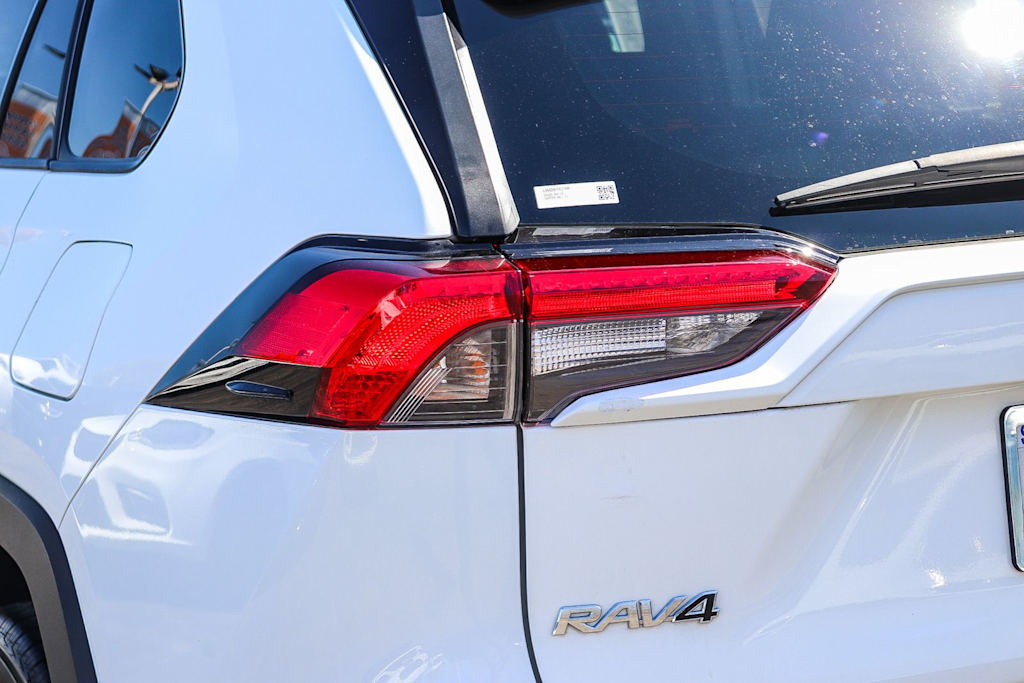 Thumbnail: 2020 Toyota RAV4 - 19
