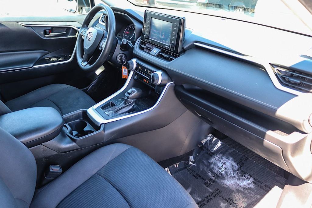 Thumbnail: 2020 Toyota RAV4 - 11