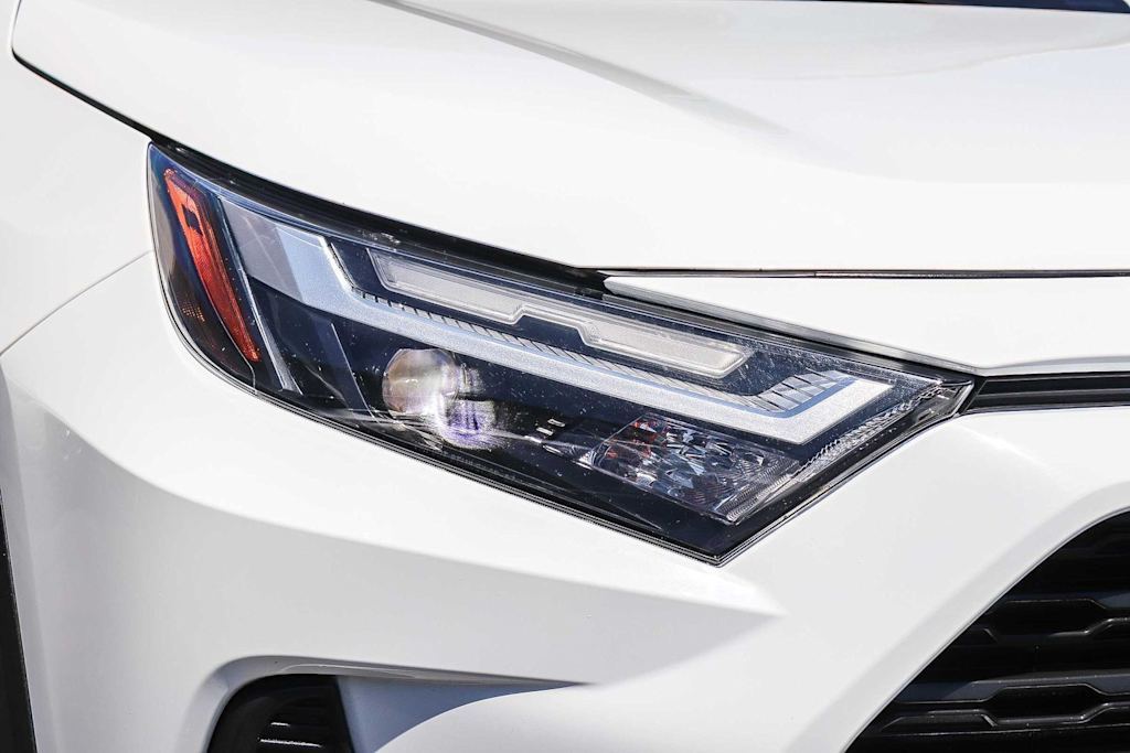 Thumbnail: 2025 Toyota RAV4 - 20