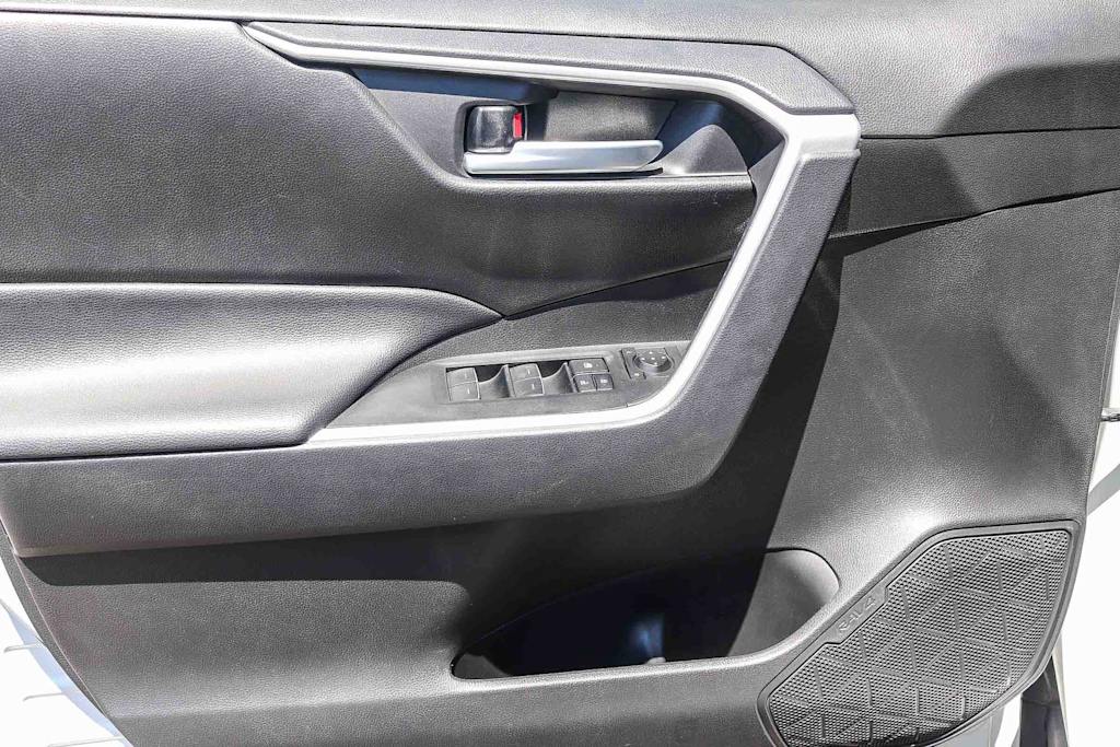 Thumbnail: 2025 Toyota RAV4 - 23