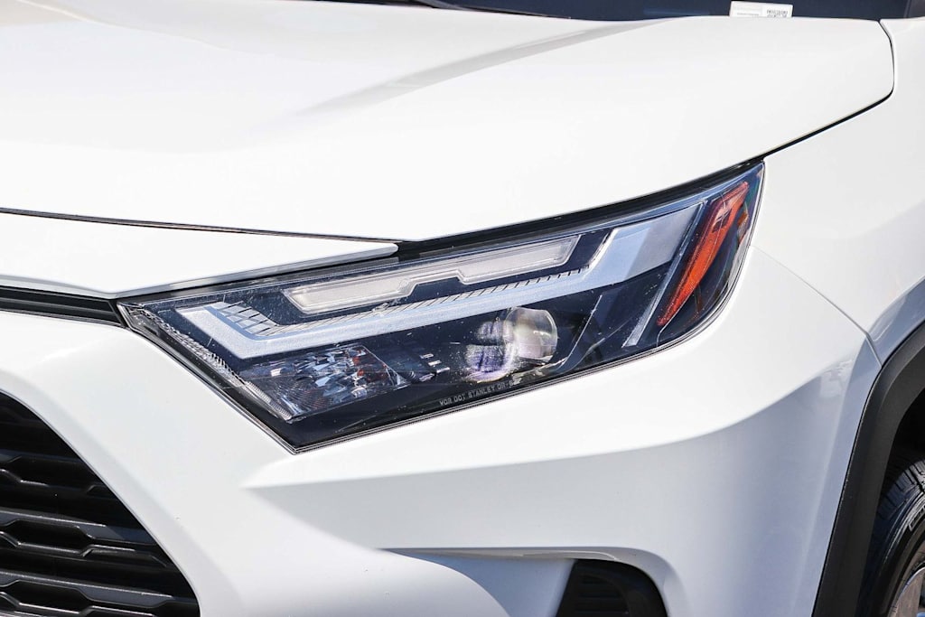 Thumbnail: 2025 Toyota RAV4 - 19