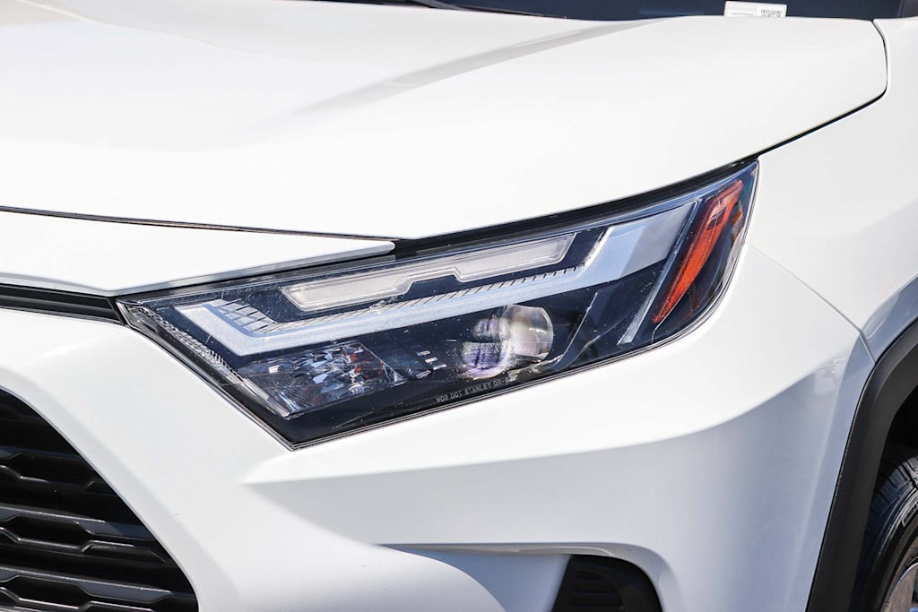Thumbnail: 2025 Toyota RAV4 - 19