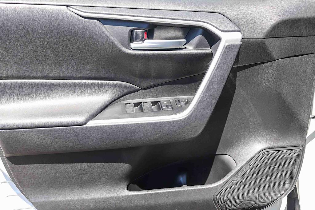 Thumbnail: 2025 Toyota RAV4 - 23