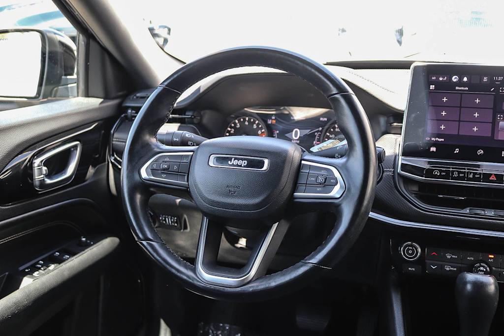 Thumbnail: 2022 Jeep Compass - 9