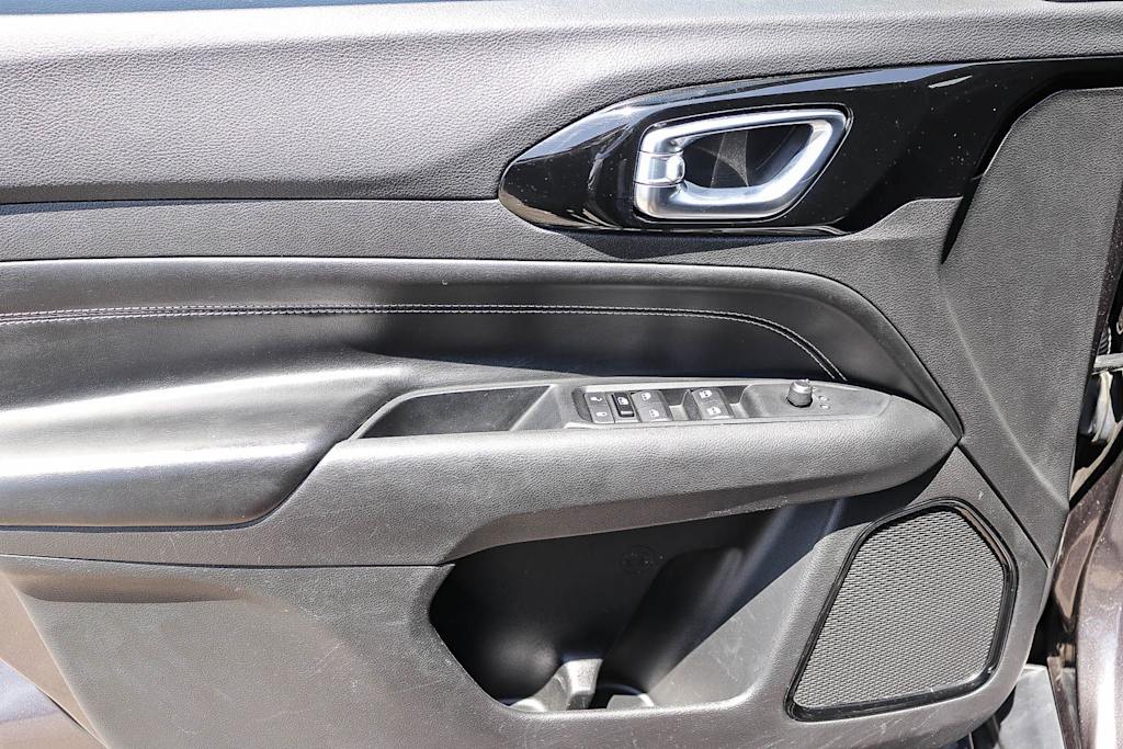 Thumbnail: 2022 Jeep Compass - 24