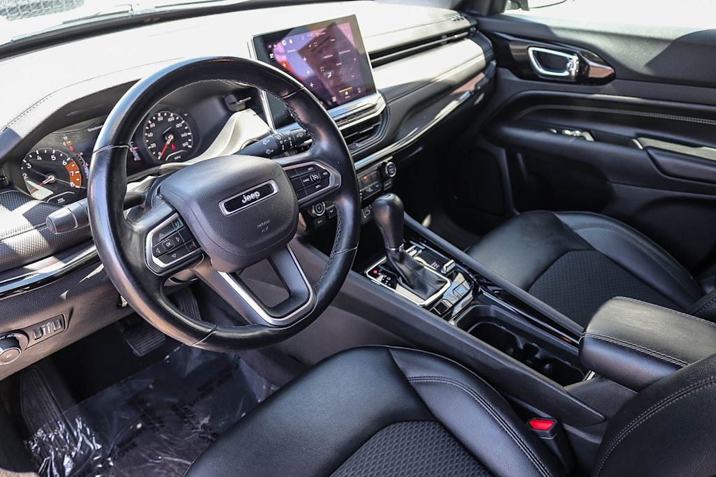 Thumbnail: 2022 Jeep Compass - 13