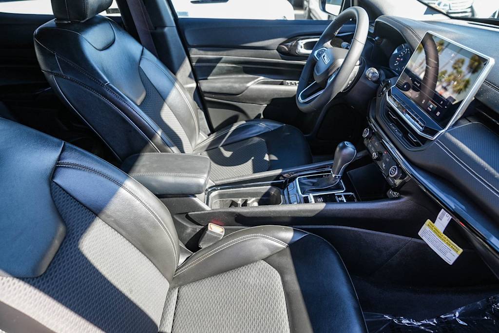 Thumbnail: 2023 Jeep Compass - 9