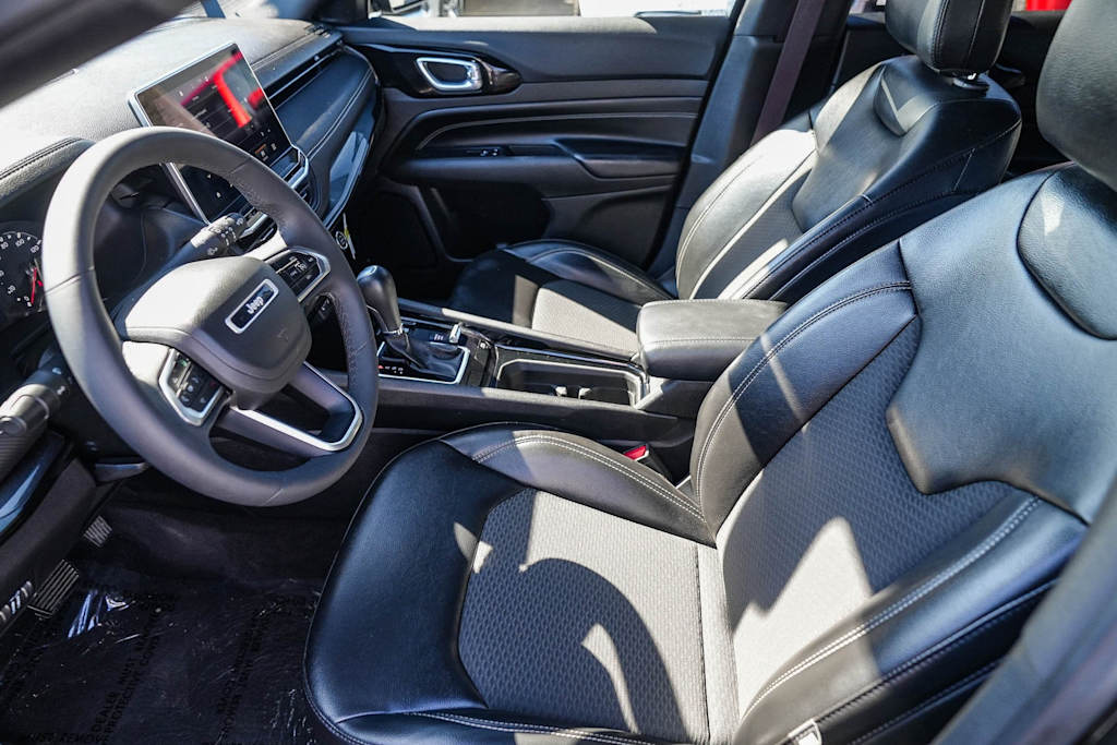 Thumbnail: 2023 Jeep Compass - 10