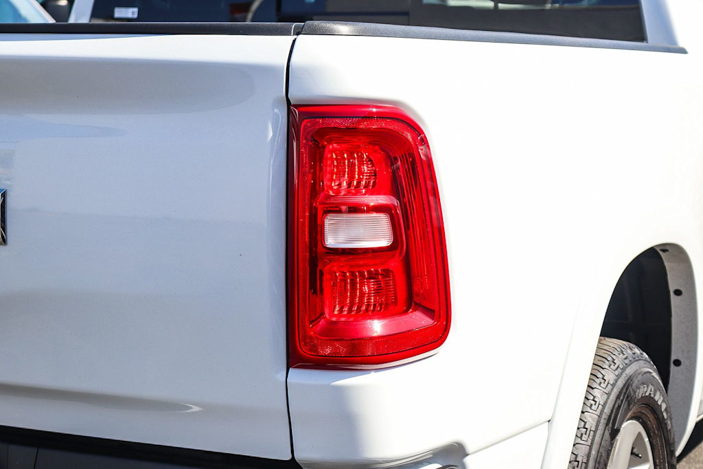 Thumbnail: 2026 RAM 1500 - 18