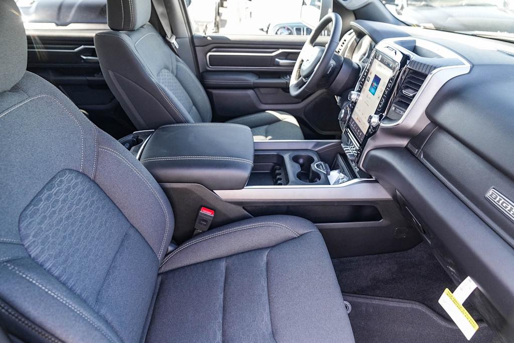 Thumbnail: 2026 RAM 1500 - 9