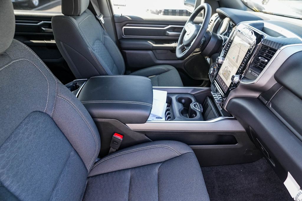 Thumbnail: 2026 RAM 1500 - 9