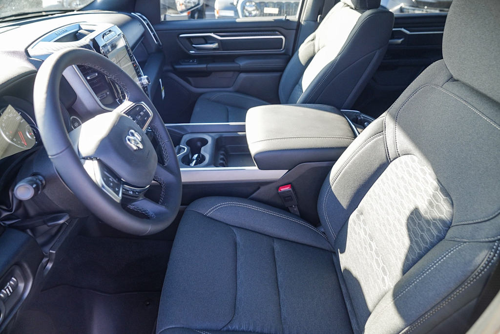 Thumbnail: 2026 RAM 1500 - 10