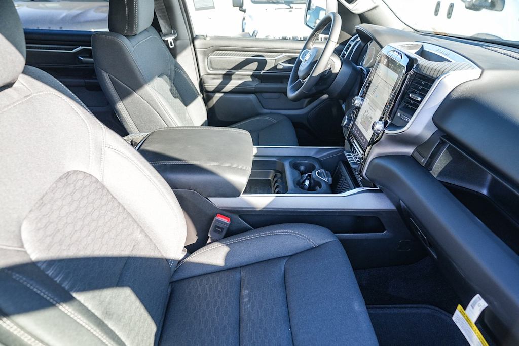 Thumbnail: 2026 RAM 1500 - 9