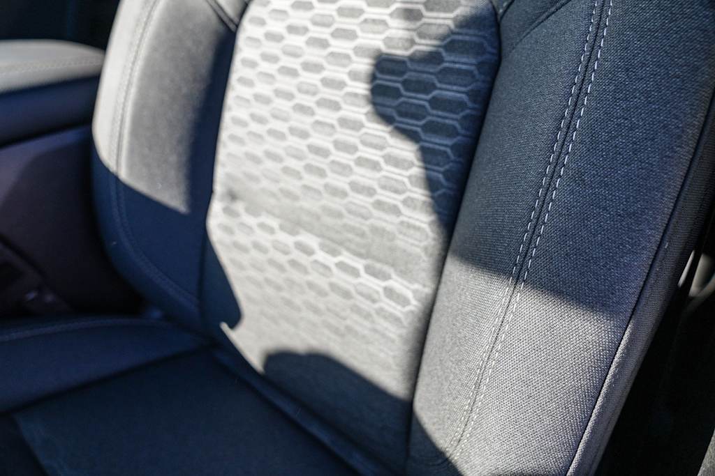 Thumbnail: 2026 RAM 1500 - 25