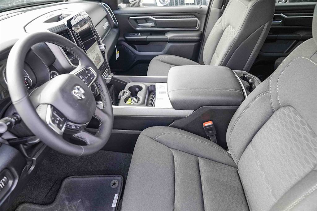 Thumbnail: 2026 RAM 1500 - 10