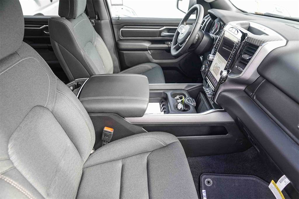 Thumbnail: 2026 RAM 1500 - 9