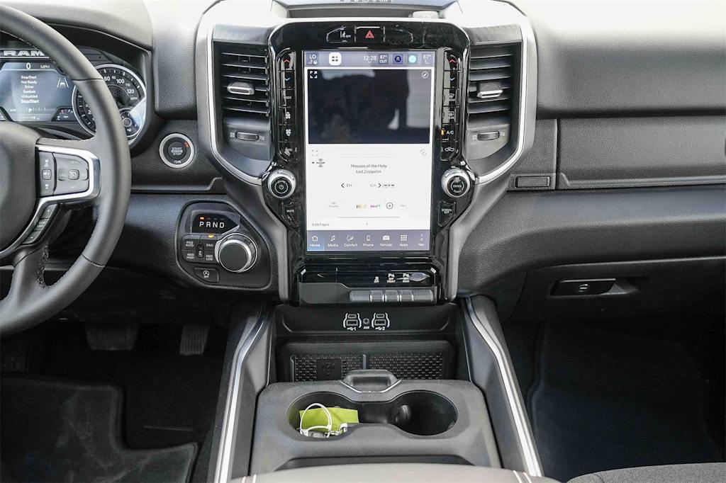 Thumbnail: 2026 RAM 1500 - 8