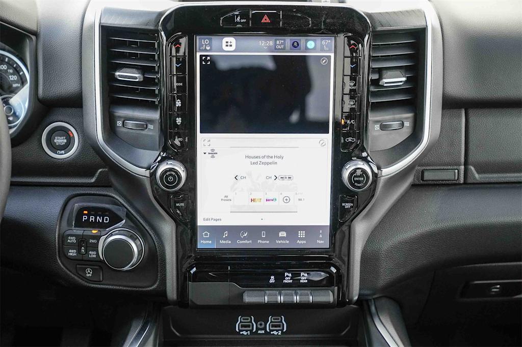 Thumbnail: 2026 RAM 1500 - 13