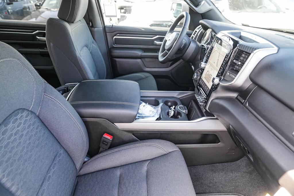 Thumbnail: 2026 RAM 1500 - 9