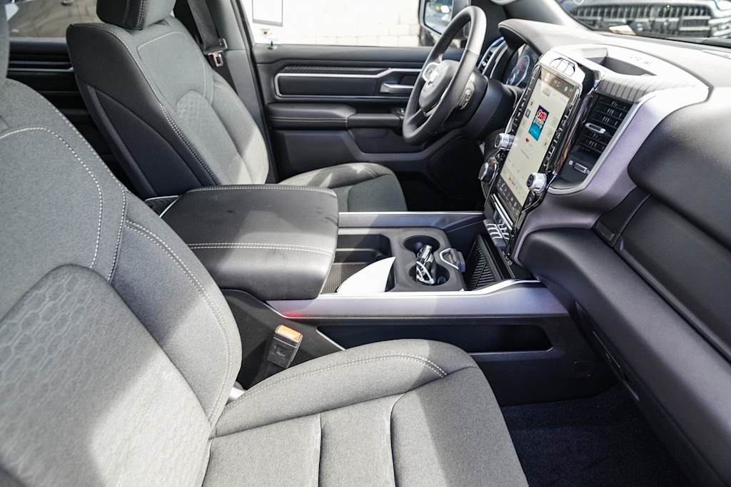 Thumbnail: 2026 RAM 1500 - 9