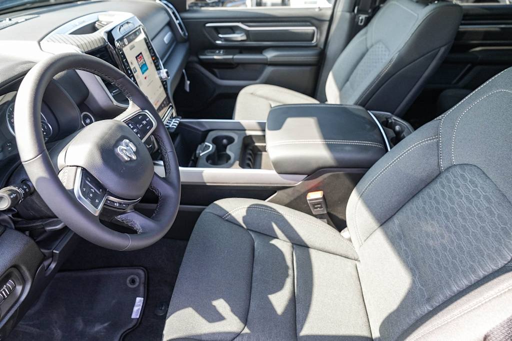 Thumbnail: 2026 RAM 1500 - 9