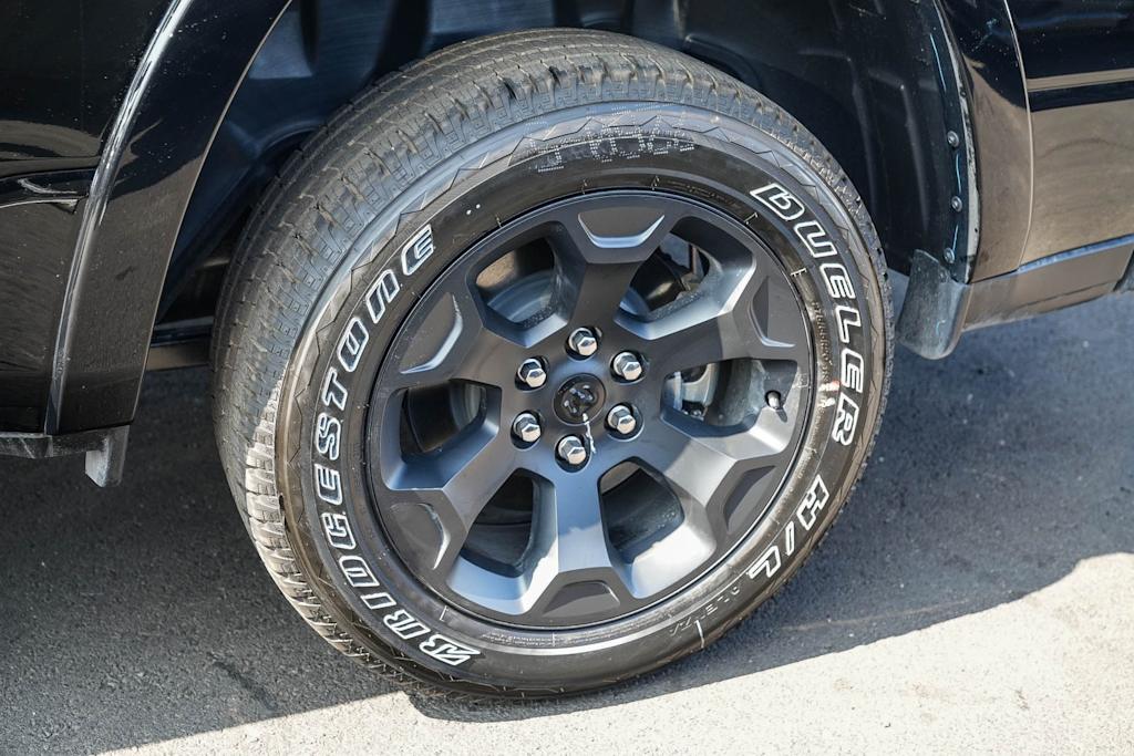 Thumbnail: 2026 RAM 1500 - 18