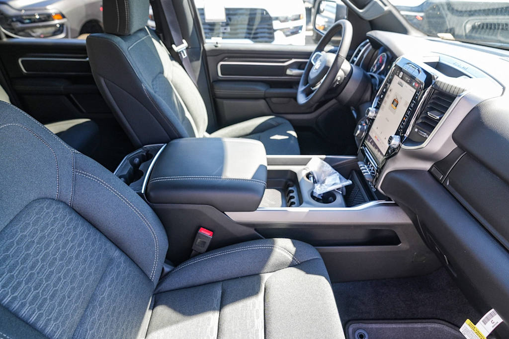 Thumbnail: 2026 RAM 1500 - 9